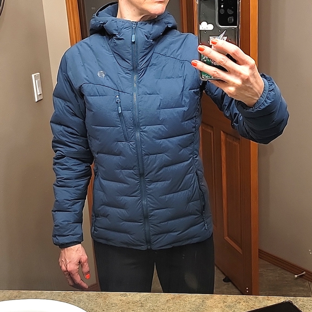 Mountain Hardwear Down Stretch Hoodie. GREAT CONDITION!!! MINIMAL USE!